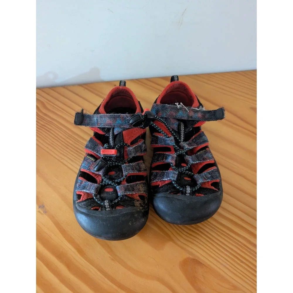Keen Boys Seacamp II CNX Red Black Hybrid Water Sandals Size 11/12 Kids